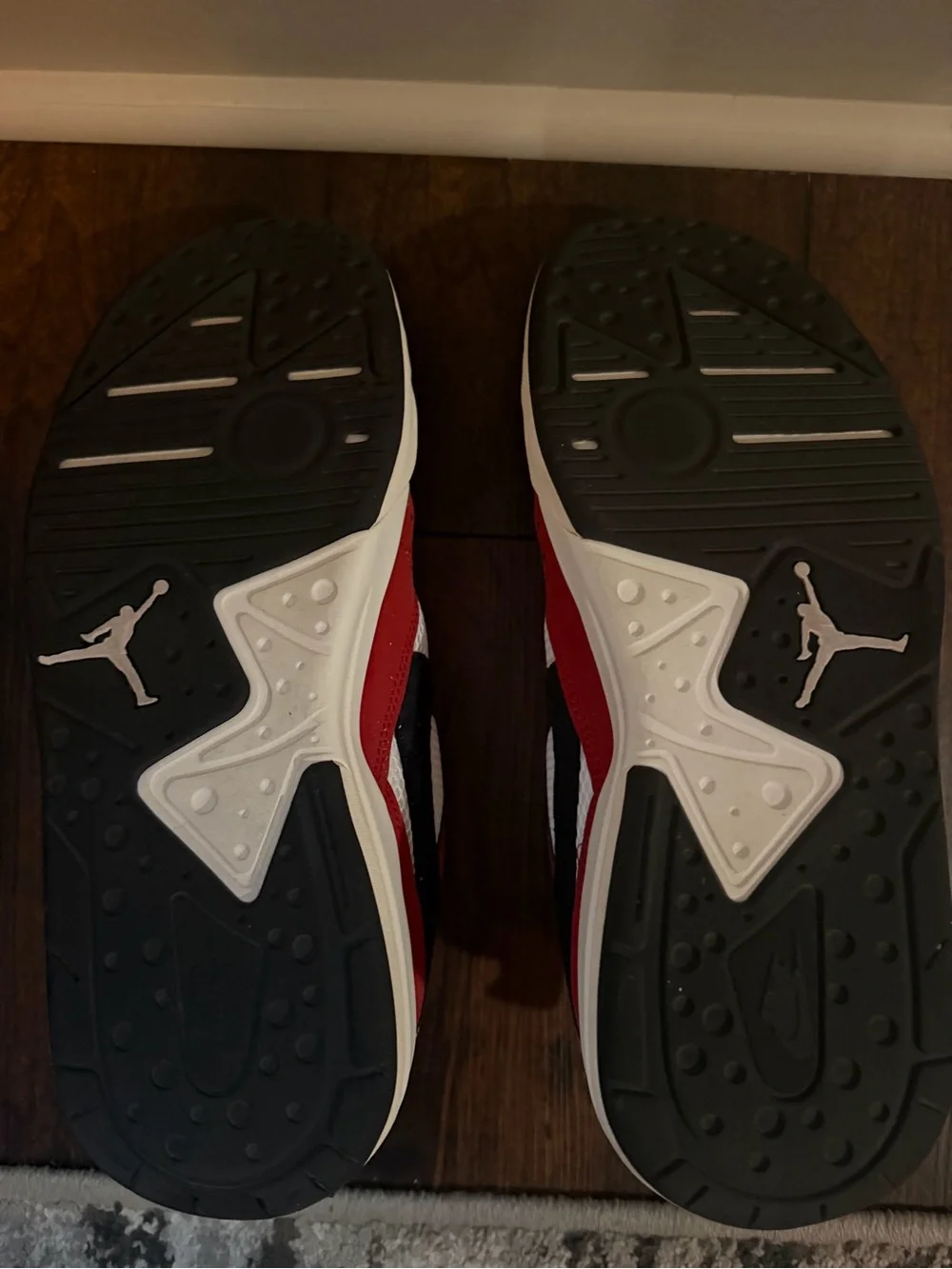 Jordan Low-Top Sneakers in White, Red & Black. Size 10.5